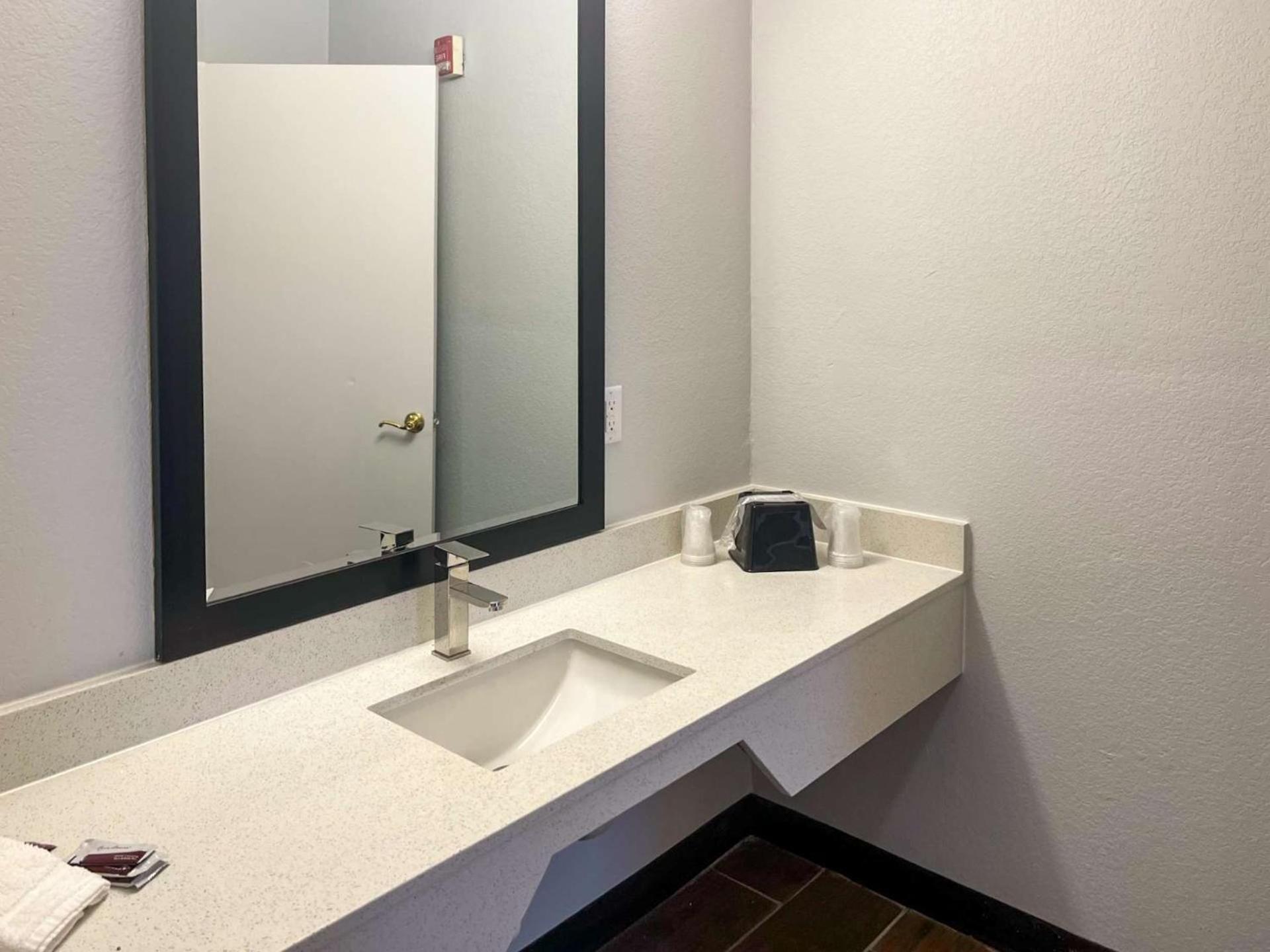 Studio 6 Suites Hurricane, Wv Zewnętrze zdjęcie